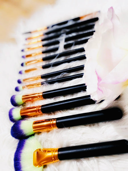 Makeup brush set with bag